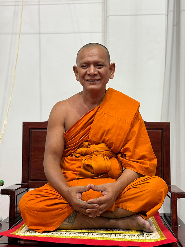 พระอาจารย์อ๊อด วัดหูช้าง นนทบุรี